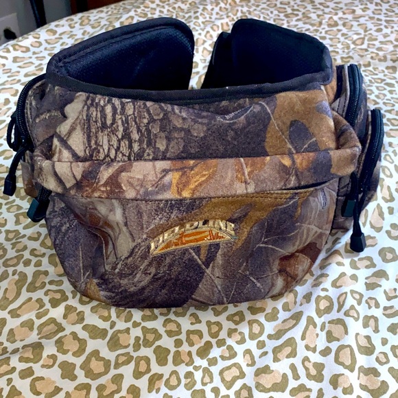 Fieldline Other - Vintage Camo fieldline Fanny pack belt hip bag hunting fishing gear